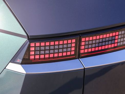 Certified 2024 Hyundai Ioniq 5 Limited RWD image 10
