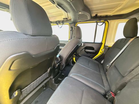 Used 2024 Jeep Wrangler Unlimited Rubicon 4xe w/ Convenience Group AWD/4WD image 19