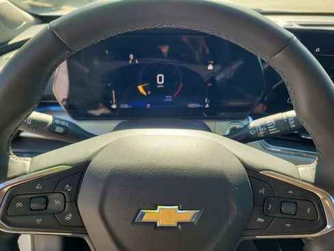 Certified 2025 Chevrolet Trax LT w/ LT Convenience Package image 19