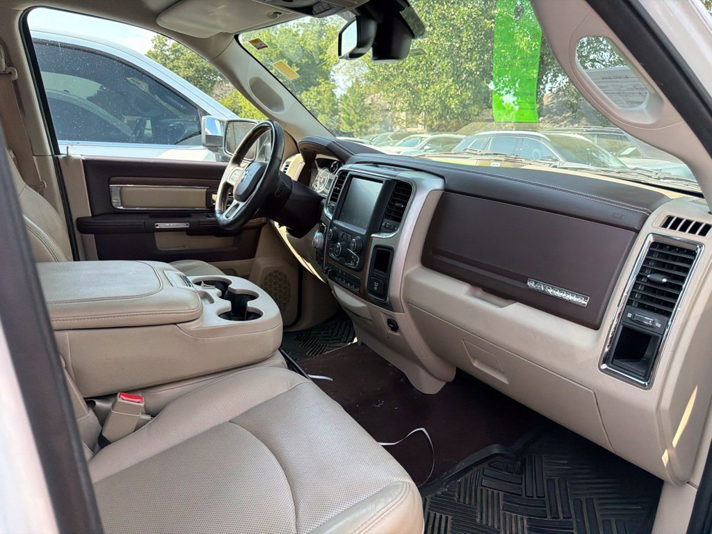 Used 2017 RAM 1500 Laramie w/ Convenience Group AWD/4WD image 5