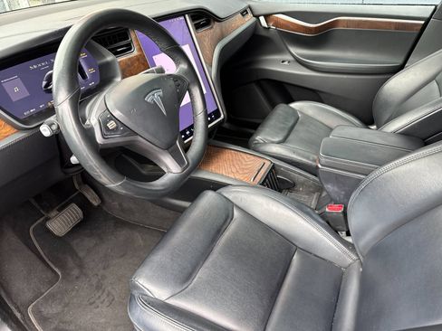 Used 2020 Tesla Model X Long Range image 9