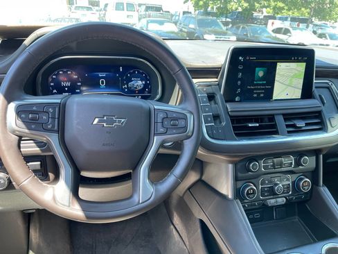 Used 2023 Chevrolet Tahoe Z71 w/ Luxury Package AWD/4WD image 7
