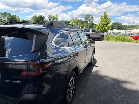 Used 2024 Subaru Outback Premium AWD/4WD image 5