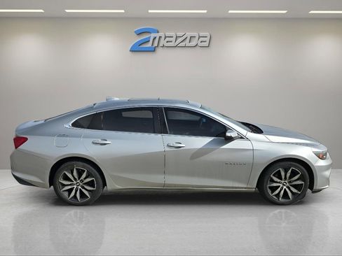 Used 2017 Chevrolet Malibu LT w/ Leather Package image 6