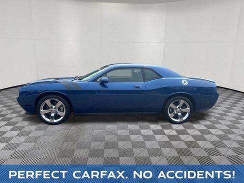 Used 2009 Dodge Challenger R/T RWD image 2