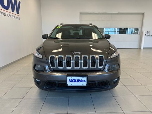Used 2014 Jeep Cherokee Latitude AWD/4WD image 3
