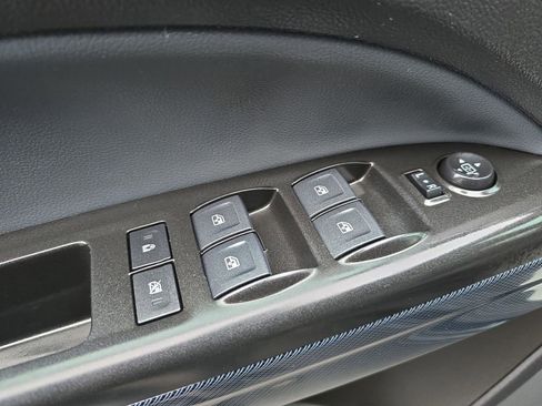 Used 2022 Chevrolet Colorado Z71 w/ Safety Package image 12