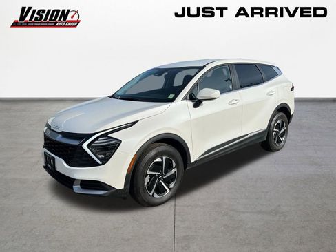 Certified 2025 Kia Sportage LX image 1