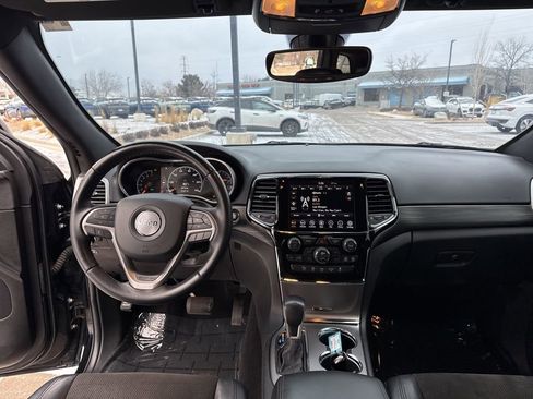 Used 2020 Jeep Grand Cherokee Altitude image 12