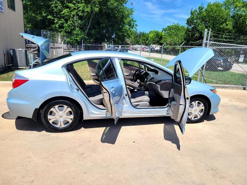 Used 2012 Honda Civic Hybrid Sedan image 18
