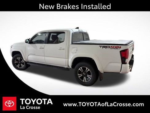 Certified 2018 Toyota Tacoma TRD Sport image 2