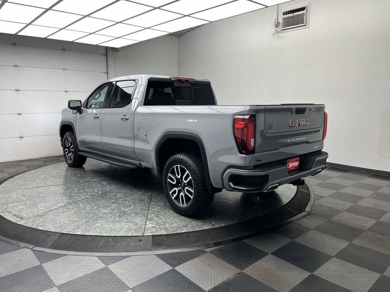 Certified 2025 GMC Sierra 1500 AT4 w/ Technology Package AWD/4WD image 2