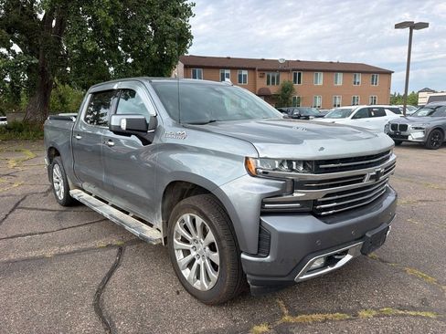 Used 2019 Chevrolet Silverado 1500 High Country w/ Technology Package AWD/4WD image 3