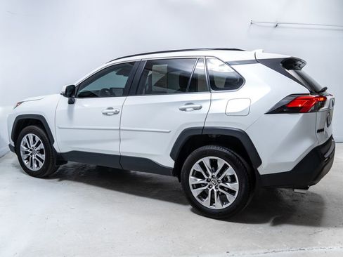 Used 2023 Toyota RAV4 XLE Premium image 2
