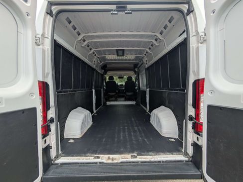 Used 2025 RAM ProMaster 2500 w/ Convenience Group FWD image 12