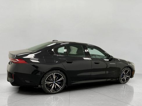 New 2026 BMW 530i xDrive w/ M Sport Package AWD/4WD image 2