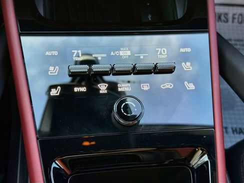 Used 2025 Porsche Cayenne S AWD/4WD image 34