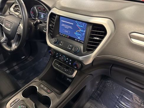 Used 2023 GMC Acadia SLT FWD image 17