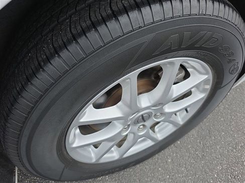 Used 2021 Chrysler Voyager Lxi image 17