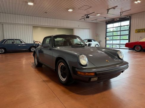 Used 1988 Porsche 911 Carrera RWD image 9
