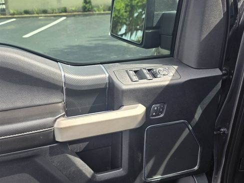 Used 2019 Ford F150 Lariat w/ Equipment Group 502A Luxury AWD/4WD image 16