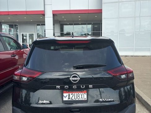 Used 2023 Nissan Rogue SV AWD/4WD image 3