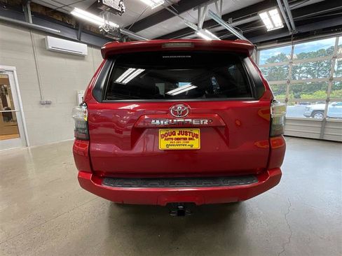 Used 2018 Toyota 4Runner SR5 Premium AWD/4WD image 4