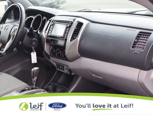 Used 2014 Toyota Tacoma PreRunner w/ SR5 Package image 33