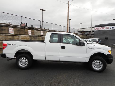 Used 2010 Ford F150 XL image 2