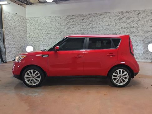 Used 2019 Kia Soul + w/ Audio Package image 4