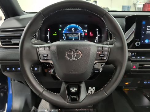 Used 2025 Toyota Camry SE image 20