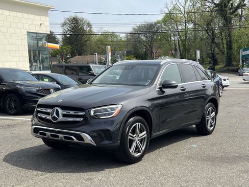 Used 2021 Mercedes-Benz GLC 300 4MATIC image 3