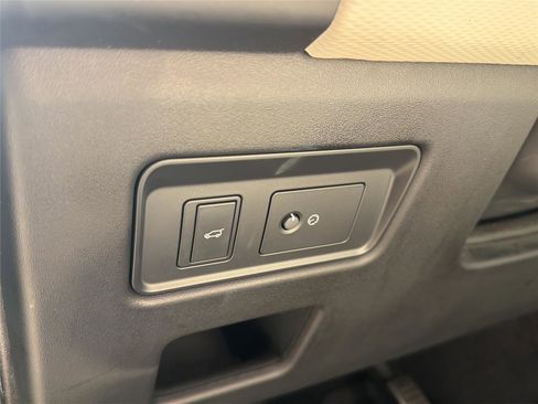 Used 2023 Land Rover Discovery S R-Dynamic image 40