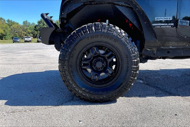 Used 2017 Jeep Wrangler Unlimited Sport w/ Quick Order Package 24S AWD/4WD image 33