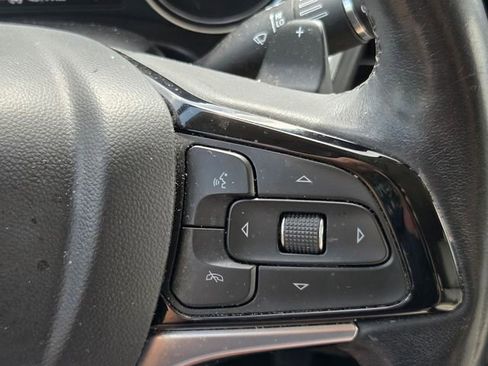 Used 2024 Buick Enclave Essence FWD image 19