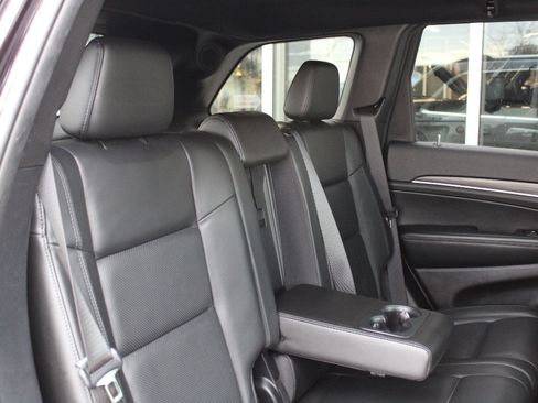 Used 2020 Jeep Grand Cherokee Limited w/ Luxury Group II image 30