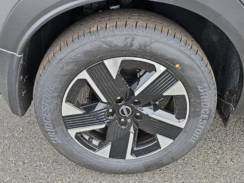 New 2026 Nissan Kicks SV w/ SV Premium Package image 5