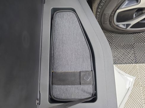 Used 2022 Rivian R1T Adventure image 32