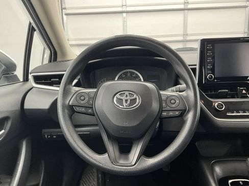 Used 2021 Toyota Corolla LE image 8