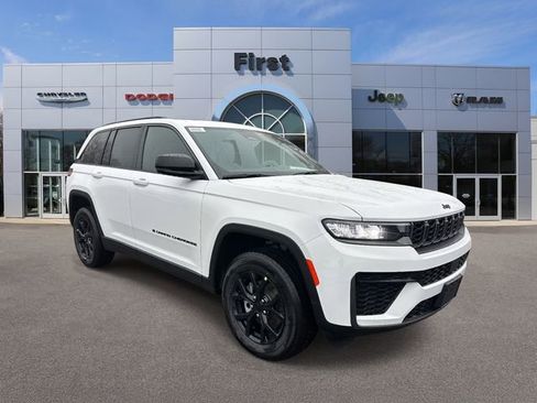 New 2026 Jeep Grand Cherokee Altitude AWD/4WD image 1