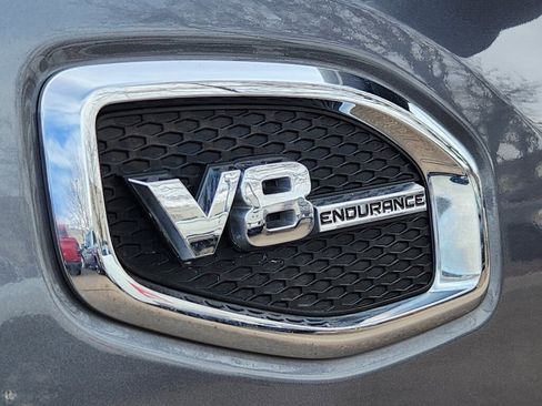 Used 2017 Nissan Titan SV image 11