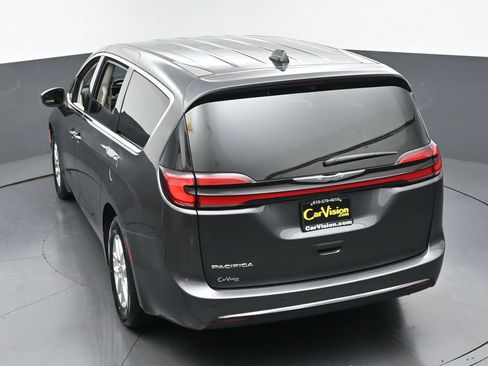Used 2023 Chrysler Pacifica Touring-L FWD image 38