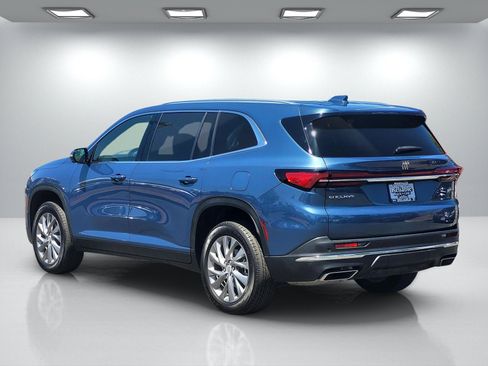 Used 2025 Buick Enclave Preferred FWD image 6
