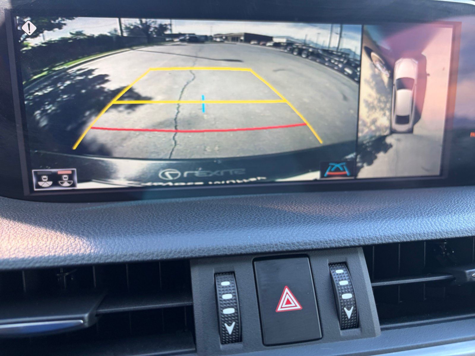 Used 2019 Lexus ES 300h w/ Accessory Package 2 FWD image 21