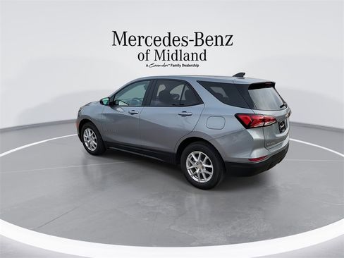 Used 2023 Chevrolet Equinox LS w/ LS Convenience Package image 6