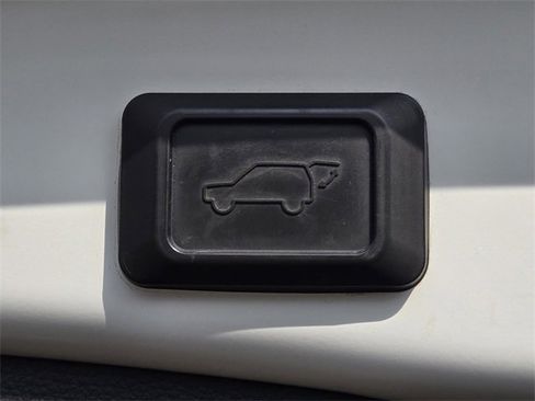 Used 2019 Toyota RAV4 Limited image 11