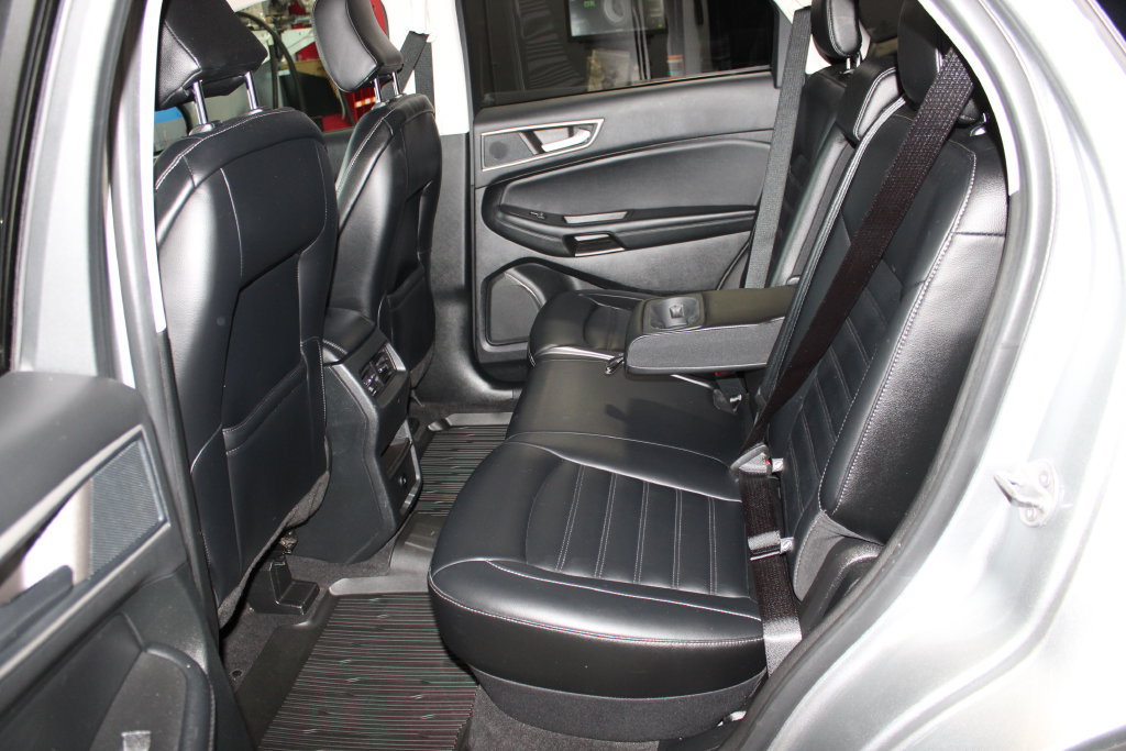Used 2023 Ford Edge SEL AWD/4WD image 12