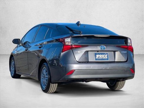 Used 2022 Toyota Prius LE image 8