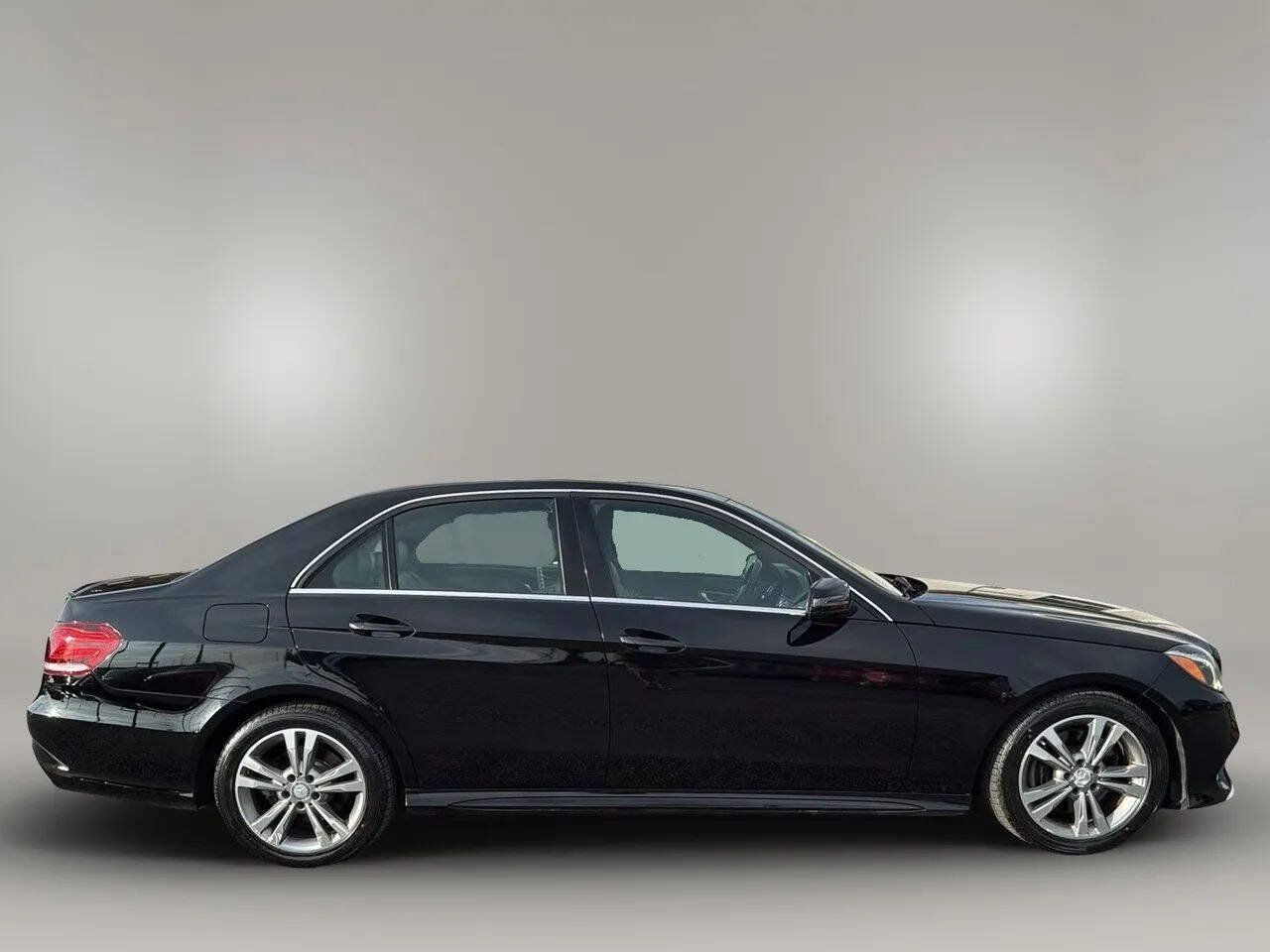 Used 2014 Mercedes-Benz E 350 4MATIC Sedan image 8