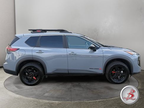 Used 2026 Nissan Rogue SV AWD/4WD image 8